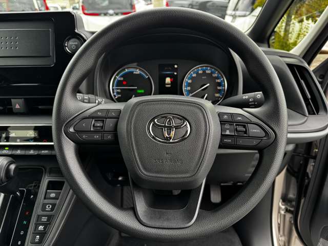 トヨタ ノア １．８ ハイブリッド Ｘ R7年 (九州・沖縄) 99