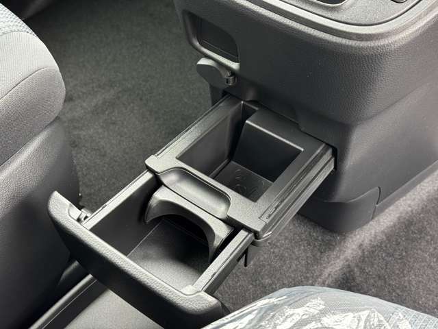 トヨタ ノア １．８ ハイブリッド Ｘ R7年 (九州・沖縄) 99