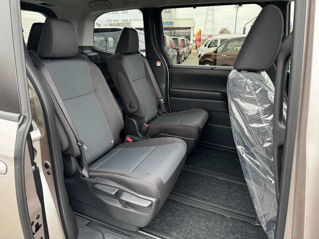 トヨタ ノア １．８ ハイブリッド Ｘ R7年 (九州・沖縄) 99