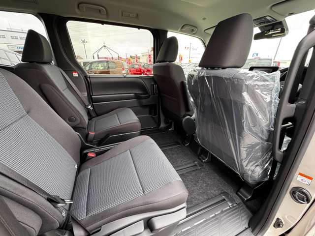 トヨタ ノア １．８ ハイブリッド Ｘ R7年 (九州・沖縄) 99