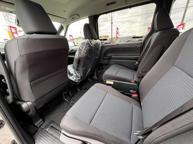 トヨタ ノア １．８ ハイブリッド Ｘ R7年 (九州・沖縄) 99