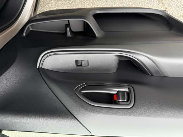 トヨタ ノア １．８ ハイブリッド Ｘ R7年 (九州・沖縄) 99