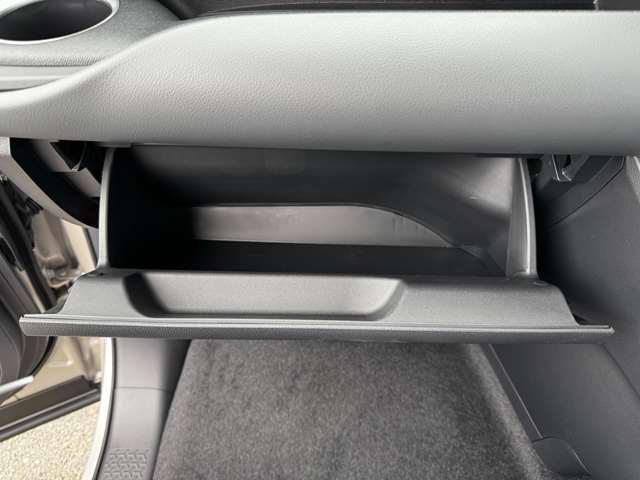 トヨタ ノア １．８ ハイブリッド Ｘ R7年 (九州・沖縄) 99