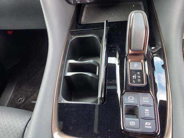 トヨタ ヴェルファイア　ハイブリッド ハイブリッド ２．５ Ｚプレミア R5年 (九州・沖縄) 99