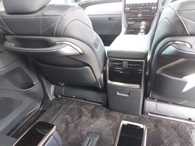 トヨタ ヴェルファイア　ハイブリッド ハイブリッド ２．５ Ｚプレミア R5年 (九州・沖縄) 99