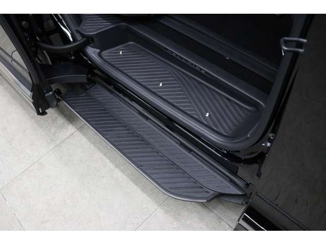 トヨタ ヴェルファイア　ハイブリッド ハイブリッド ２．５ Ｚプレミア Ｅ－ＦＯＵＲ ４ＷＤ R6年 (東海) 99