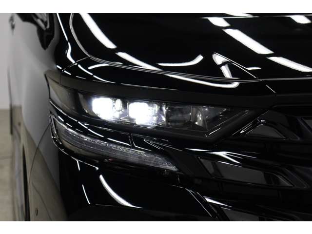 トヨタ ヴェルファイア　ハイブリッド ハイブリッド ２．５ Ｚプレミア Ｅ－ＦＯＵＲ ４ＷＤ R6年 (東海) 99