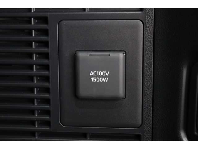 トヨタ ヴェルファイア　ハイブリッド ハイブリッド ２．５ Ｚプレミア Ｅ－ＦＯＵＲ ４ＷＤ R6年 (東海) 99