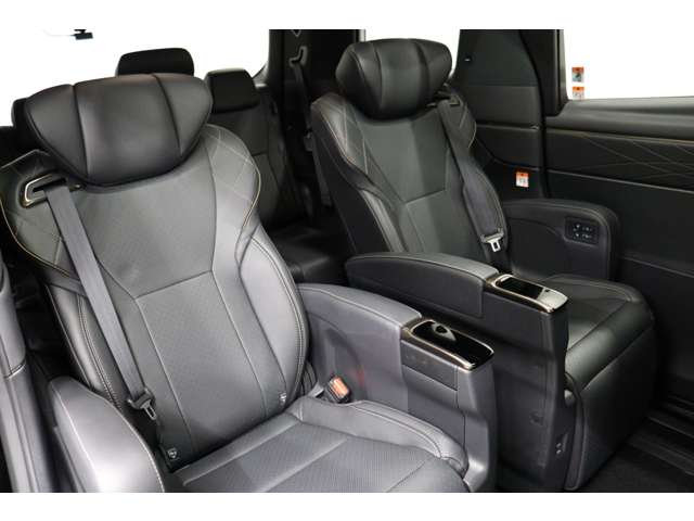 トヨタ ヴェルファイア　ハイブリッド ハイブリッド ２．５ Ｚプレミア Ｅ－ＦＯＵＲ ４ＷＤ R6年 (東海) 99