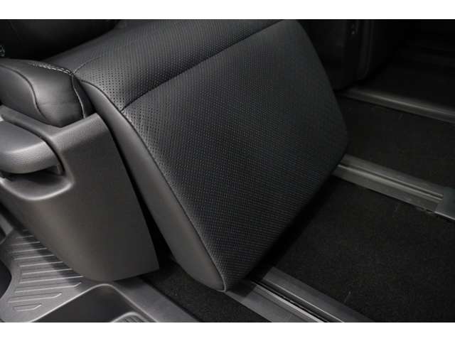 トヨタ ヴェルファイア　ハイブリッド ハイブリッド ２．５ Ｚプレミア Ｅ－ＦＯＵＲ ４ＷＤ R6年 (東海) 99