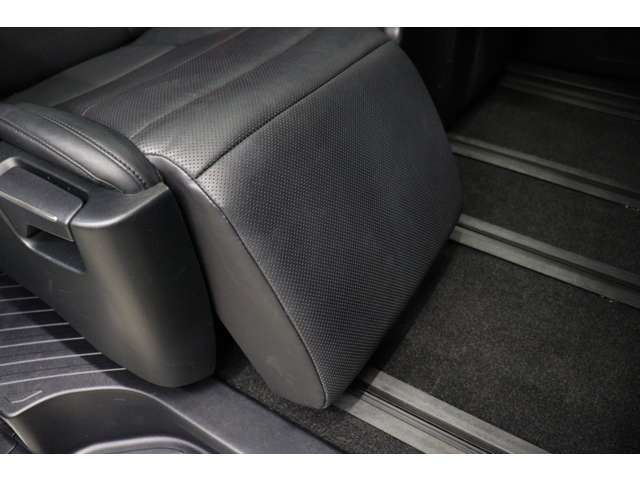 トヨタ アルファード ２．５ Ｓ Ｃパッケージ R1年 (東海) 99