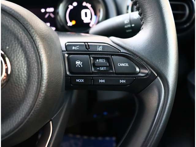 トヨタ ヤリス １．５ ハイブリッド Ｚ R2年 (関東) 99