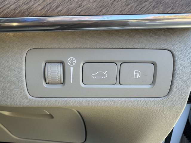 ボルボ ＸＣ９０ Ｔ８ ツインエンジン ＡＷＤ インスクリプション ４ＷＤ H30年 (東北) 99