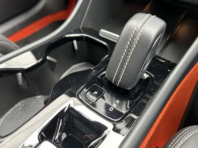 ボルボ ＸＣ４０ Ｂ４ ＡＷＤ Ｒデザイン ４ＷＤ R2年 (東北) 99