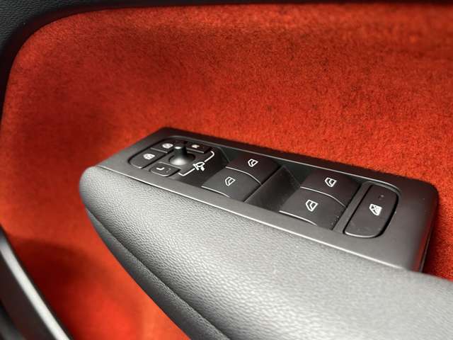 ボルボ ＸＣ４０ Ｂ４ ＡＷＤ Ｒデザイン ４ＷＤ R2年 (東北) 99