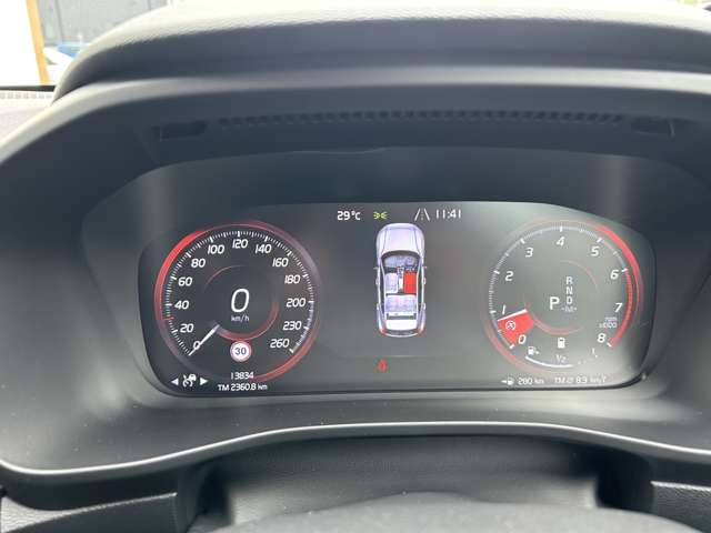 ボルボ ＸＣ４０ Ｂ４ ＡＷＤ Ｒデザイン ４ＷＤ R2年 (東北) 99