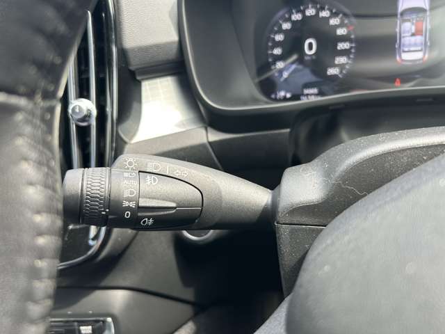 ボルボ ＸＣ４０ Ｂ４ ＡＷＤ モメンタム ４ＷＤ R3年 (東北) 99