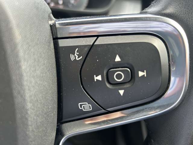 ボルボ ＸＣ４０ Ｂ４ ＡＷＤ モメンタム ４ＷＤ R3年 (東北) 99