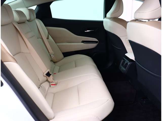 トヨタ クラウン　クロスオーバー　ハイブリッド ２．５ Ｇ アドバンスト レザー パッケージ Ｅ－ＦＯＵＲ ４ＷＤ R5年 (関東) 99