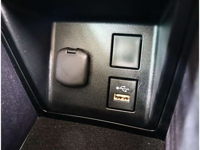 トヨタ クラウン　クロスオーバー　ハイブリッド ２．５ Ｇ アドバンスト レザー パッケージ Ｅ－ＦＯＵＲ ４ＷＤ R5年 (関東) 99