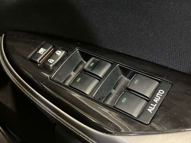 トヨタ クラウンアスリート ２．５ Ｉ－ＦＯＵＲ ４ＷＤ H23年 (北海道) 99