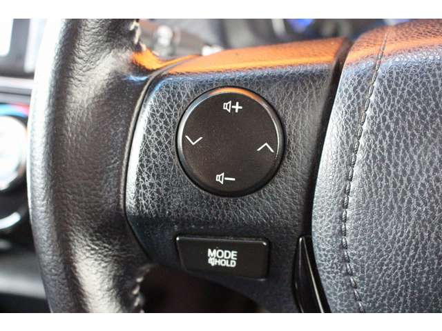 トヨタ カローラフィールダー　ハイブリッド １．５ ハイブリッド Ｇ エアロツアラー Ｗ×Ｂ H26年 (関東) 99