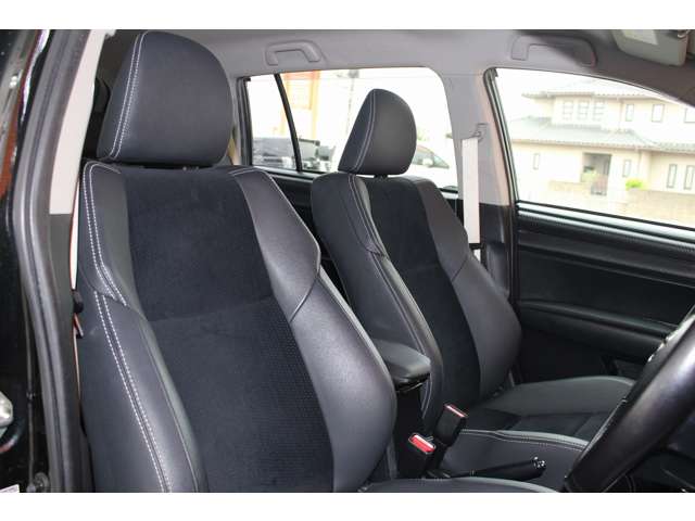 トヨタ カローラフィールダー　ハイブリッド １．５ ハイブリッド Ｇ エアロツアラー Ｗ×Ｂ H26年 (関東) 99