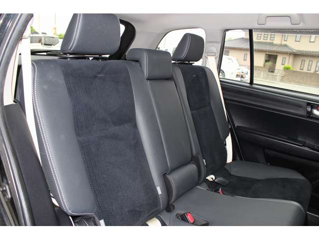 トヨタ カローラフィールダー　ハイブリッド １．５ ハイブリッド Ｇ エアロツアラー Ｗ×Ｂ H26年 (関東) 99