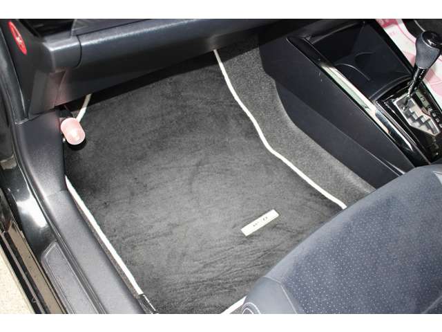 トヨタ カローラフィールダー　ハイブリッド １．５ ハイブリッド Ｇ エアロツアラー Ｗ×Ｂ H26年 (関東) 99