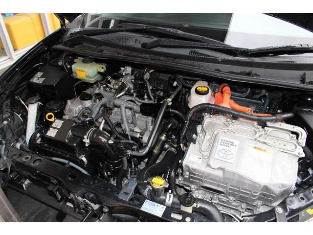 トヨタ カローラフィールダー　ハイブリッド １．５ ハイブリッド Ｇ エアロツアラー Ｗ×Ｂ H26年 (関東) 99