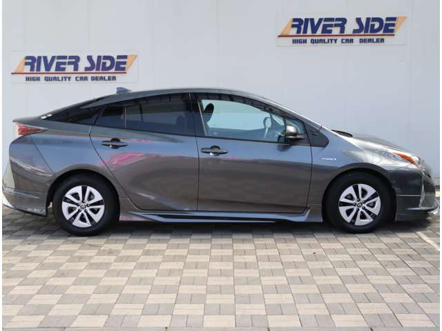 トヨタ プリウス １．８ Ａ H29年 (関東) 99