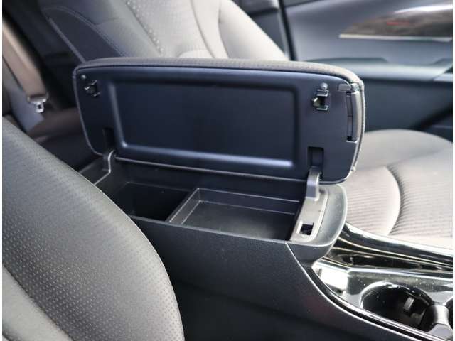 トヨタ プリウス １．８ Ａ H29年 (関東) 99