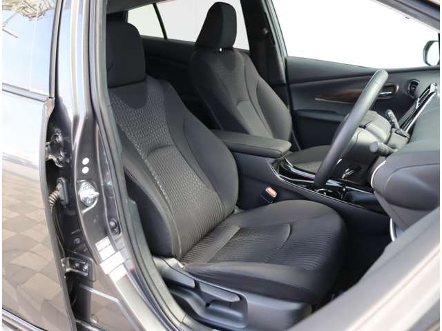 トヨタ プリウス １．８ Ａ H29年 (関東) 99