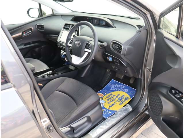 トヨタ プリウス １．８ Ａ H29年 (関東) 99