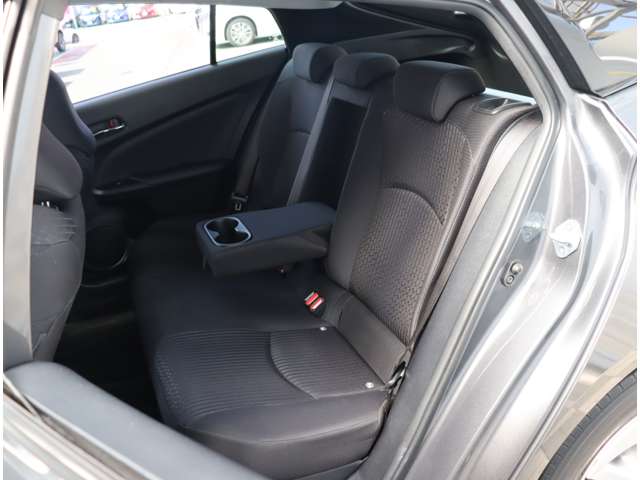 トヨタ プリウス １．８ Ａ H29年 (関東) 99