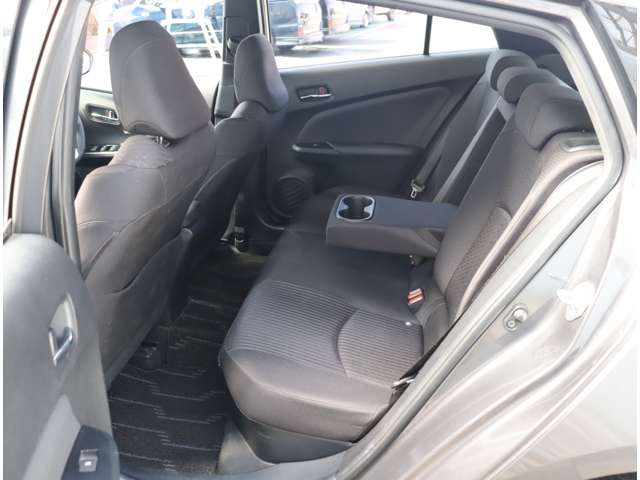 トヨタ プリウス １．８ Ａ H29年 (関東) 99