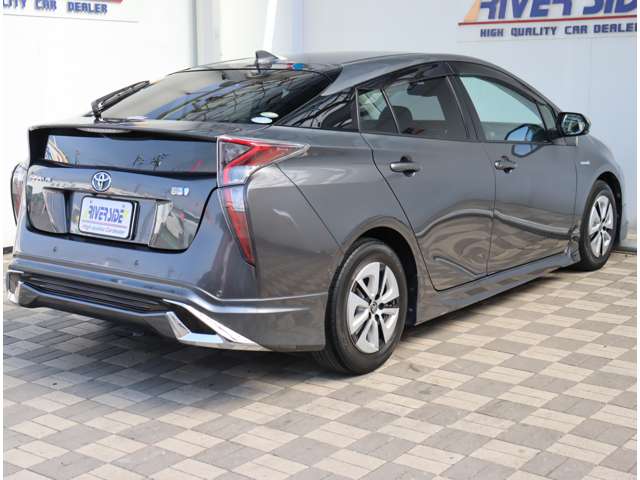 トヨタ プリウス １．８ Ａ H29年 (関東) 99