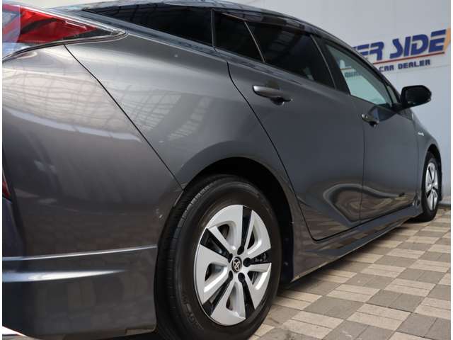 トヨタ プリウス １．８ Ａ H29年 (関東) 99