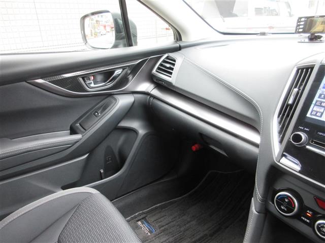 スバル インプレッサスポーツ ２．０ Ｉ－Ｓ アイサイト ４ＷＤ H29年 (関東) 99