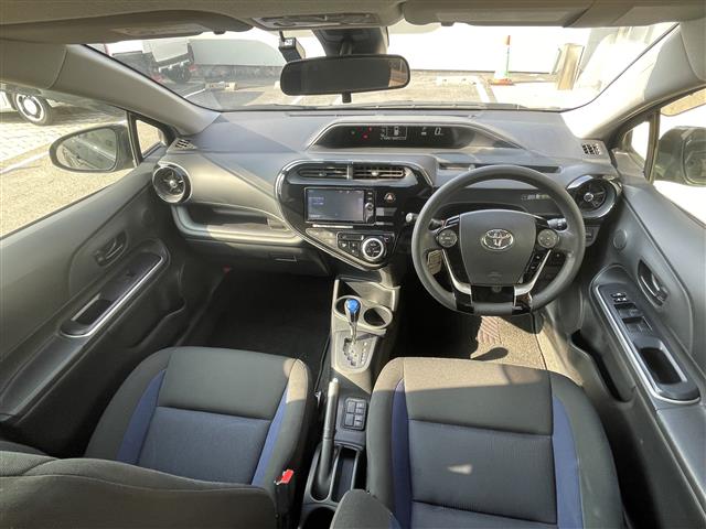 トヨタ アクア １．５ Ｓ H29年 (東海) 99