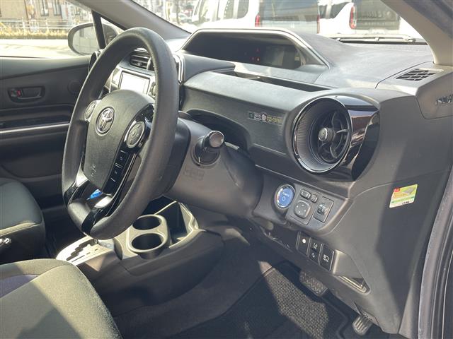 トヨタ アクア １．５ Ｓ H29年 (東海) 99