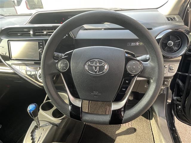 トヨタ アクア １．５ Ｓ H29年 (東海) 99