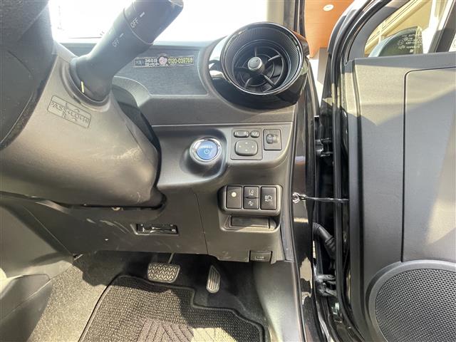 トヨタ アクア １．５ Ｓ H29年 (東海) 99