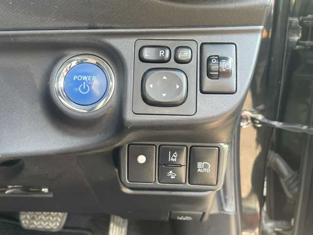 トヨタ アクア １．５ Ｓ H29年 (東海) 99