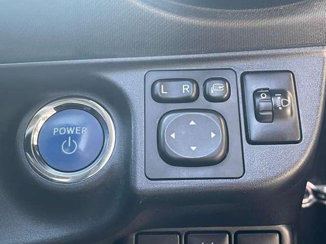 トヨタ アクア １．５ Ｓ H29年 (東海) 99