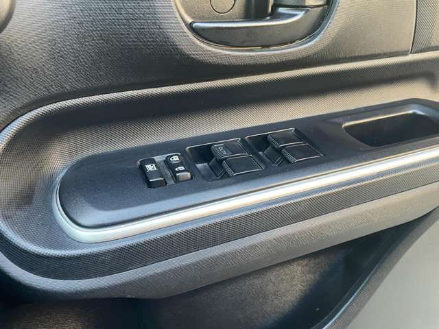 トヨタ アクア １．５ Ｓ H29年 (東海) 99