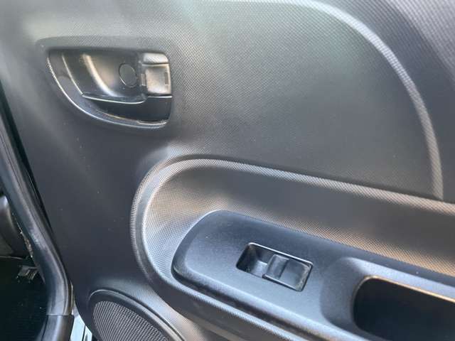 トヨタ アクア １．５ Ｓ H29年 (東海) 99