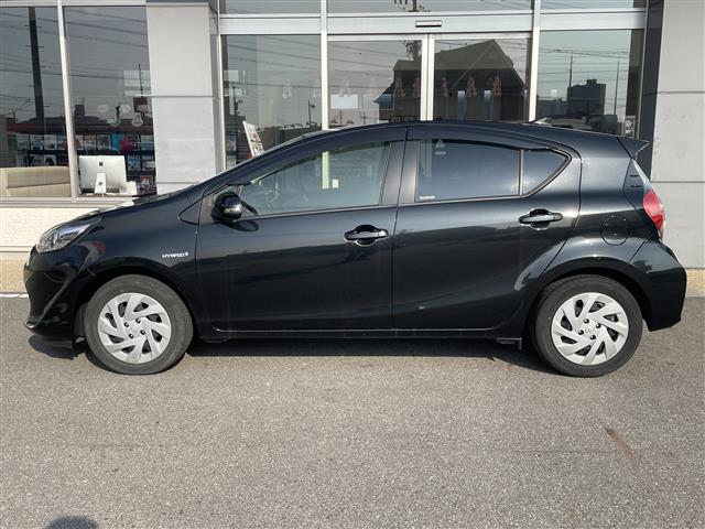 トヨタ アクア １．５ Ｓ H29年 (東海) 99