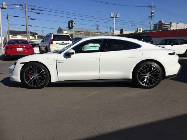 ポルシェ タイカン ４Ｓ パフォーマンスバッテリー プラス ４シート ４ＷＤ R3年 (東海) 99