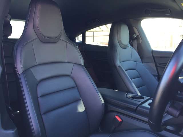 ポルシェ タイカン ４Ｓ パフォーマンスバッテリー プラス ４シート ４ＷＤ R3年 (東海) 99